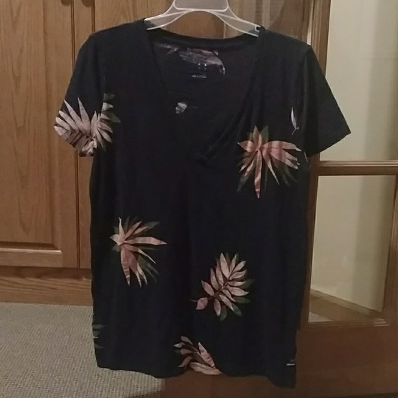 V-neck shirt - Picture 1 of 3